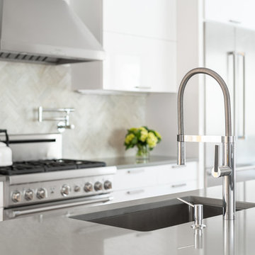 Clean Modern High-Gloss Kitchen in Cos Cob
