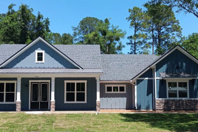 Country one-story exterior home photo in Jacksonville