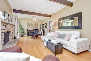 Example of a 1950s living room design in Ottawa