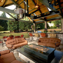 Outdoor fireplace/pit