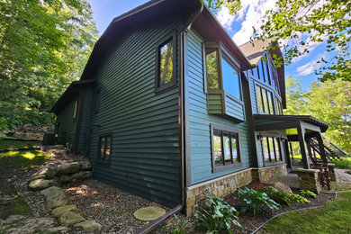 Example of an arts and crafts exterior home design in Minneapolis