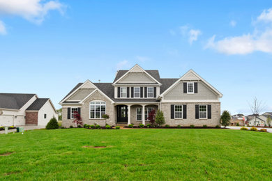 Elegant exterior home photo in St Louis