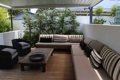 Design ideas for a small contemporary patio in Christchurch.