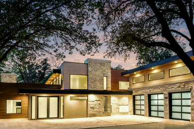 Inspiration for an exterior home remodel in Dallas