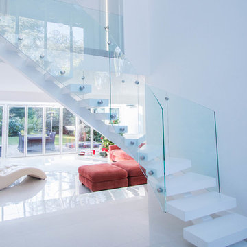 Curved White Middle Spine Staircase