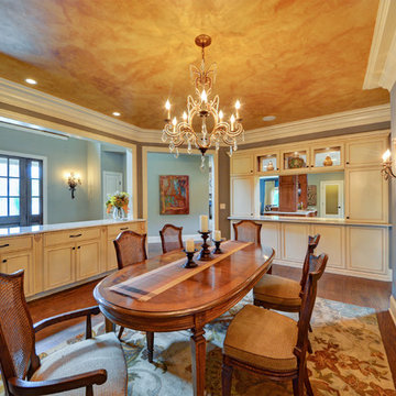 Traditional Dining Room
