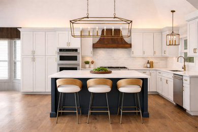 Example of a kitchen design in New Orleans