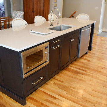 Transitional Kitchen in Ottawa, Ontario