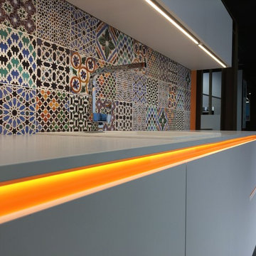 Cuisine sans poignée (poignée profilée avec éclairage en option)