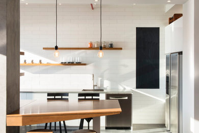 Kitchen - kitchen idea in New York