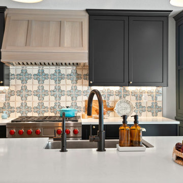 Fenwood Drive - Festive Chef Kitchen