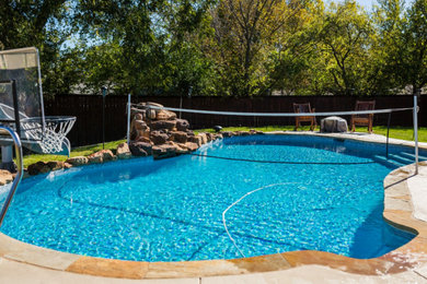 Pool - contemporary pool idea in Dallas