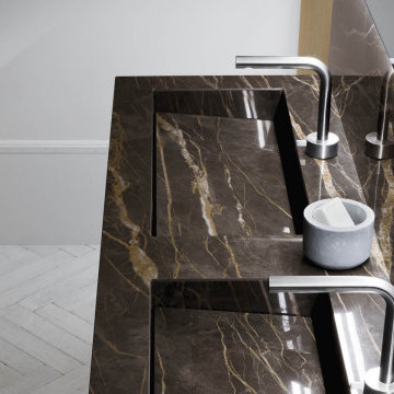 Bathroom countertop and basins in Noir Desir - I Naturali series