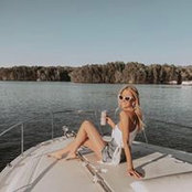 Hannah Livingston's photo