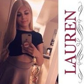 Mia Santos's photo