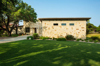 Modern exterior home idea in Austin