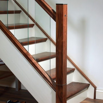 Staircase renovation: from traditional to modern and exclusive