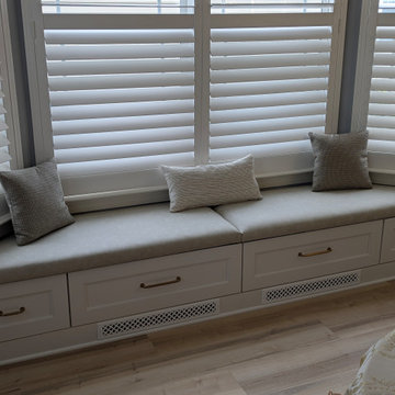 Spacious Entertainment Area and Kitchen
