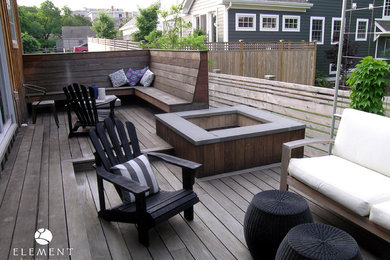 Example of a cottage deck design in Other