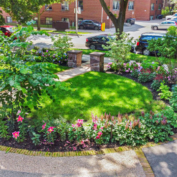 Roncesvalle - Courtyard & Gardens