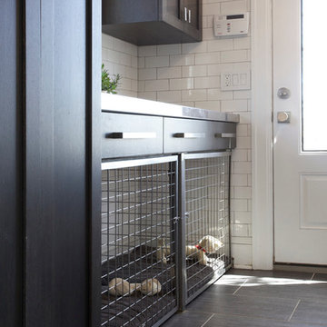 Mudroom w/ Built in Dog Crate/Dog Cage/Dog Bed