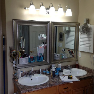 Bathroom medicine cabinet