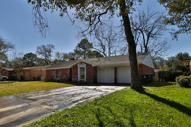 Inspiration for a timeless exterior home remodel in Houston