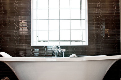 Bathroom - modern bathroom idea in New Orleans