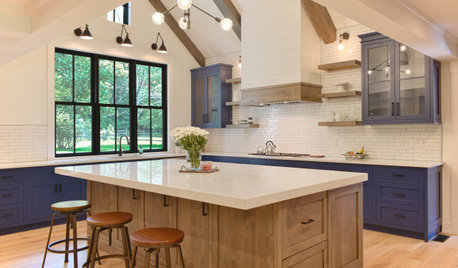 Houzz Tour: 1947 Colonial-Style Home Updated and Expanded