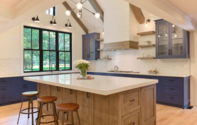 Houzz Tour: 1947 Colonial-Style Home Updated and Expanded