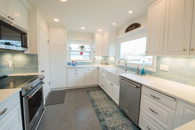 Transitional kitchen photo in Portland