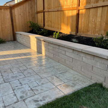 Retainer wall white pixel concrete