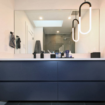 Belize Modern