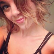 Ashley Robertss foto