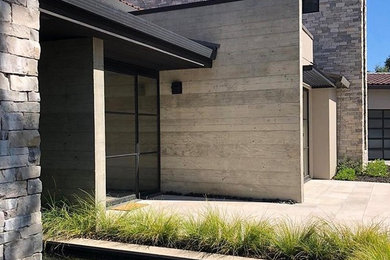 Example of a minimalist entryway design in Sacramento