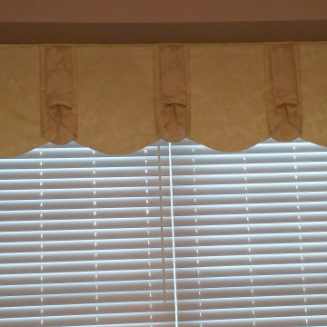 Charleston Valances