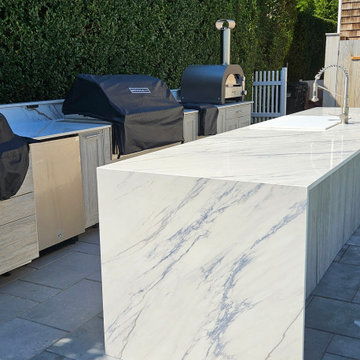 Open Aire Alfresco Competes Against The Elements Of Weather