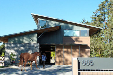 Trendy shed photo in Vancouver