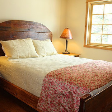 ROUND PLANK BARWOOD BED