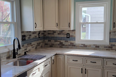 Example of a classic home design design in Columbus
