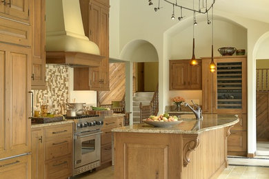 Design ideas for a traditional kitchen in St Louis.