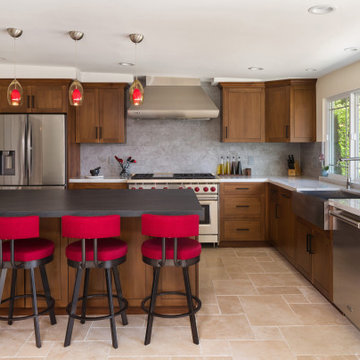 Neo traditional kitchen in Porter Ranch