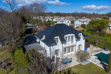 Example of a classic home design design in Other