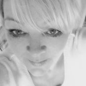 Amanda Seagrove's photo