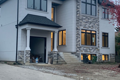 Elegant home design photo in Toronto