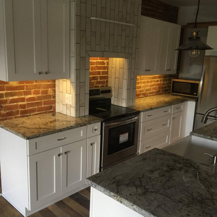 Kitchen photo in Kansas City