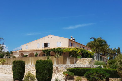 Casa Monserra