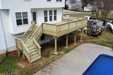 Inspiration for a deck remodel in Richmond