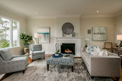 Living room - traditional living room idea in San Francisco