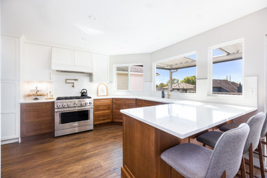 Inspiration for a transitional kitchen remodel in Vancouver